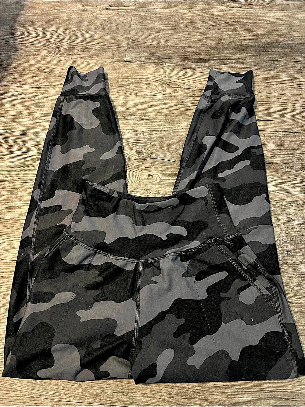 Old Navy High-Waisted PowerSoft Joggers Camo Black & Gray XS